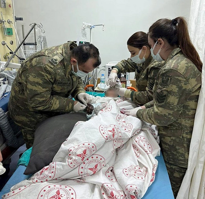 Hərbi tibb personalımız Kahramanmaraşda fəaliyyətə başlayıb — FOTO Hərbi tibb personalımız Kahramanmaraşda fəaliyyətə başlayıb — FOTO