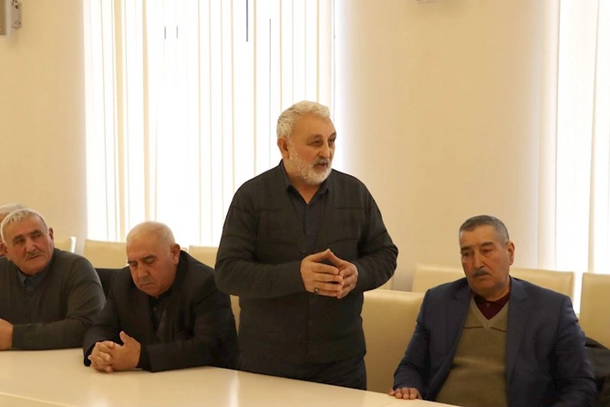 Dövlət Komitəsində Alxaslı kəndinin sakinləri ilə görüş keçirilib — FOTOLAR