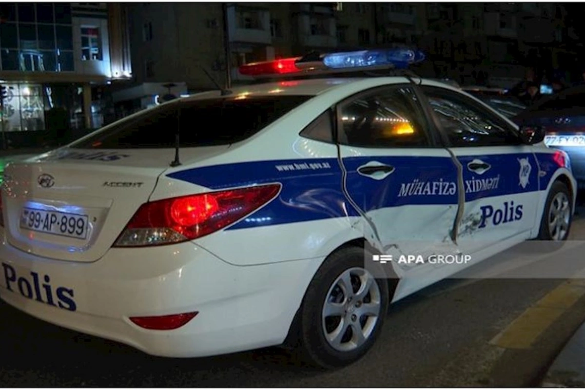 Bakıda polis maşını minik avtomobili ilə toqquşdu — FOTO