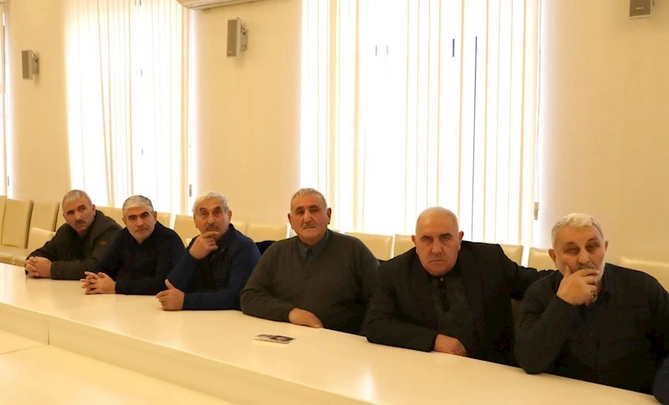 Dövlət Komitəsində Alxaslı kəndinin sakinləri ilə görüş keçirilib — FOTOLAR