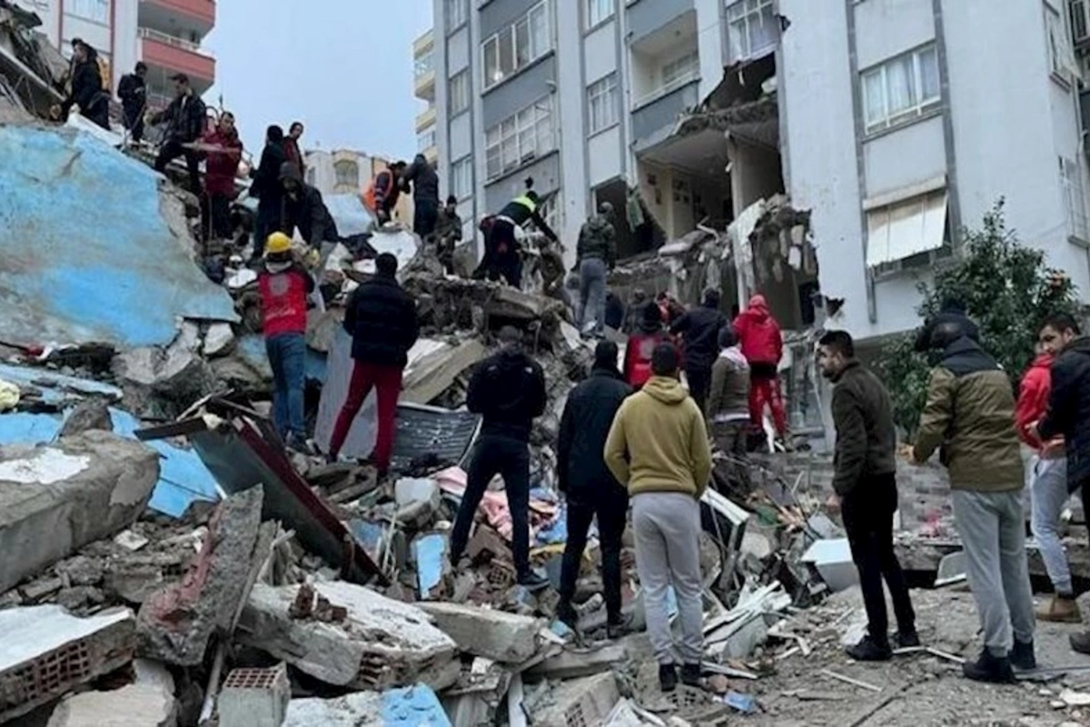 Türkiyədə zəlzələdə həlak olanların sayı 42 mini ötüb
