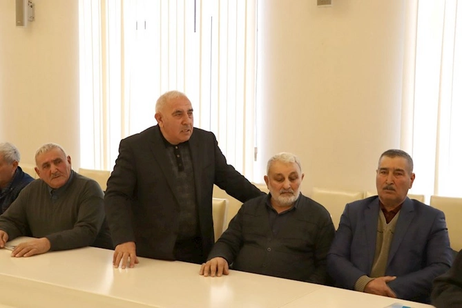 Dövlət Komitəsində Alxaslı kəndinin sakinləri ilə görüş keçirilib — FOTOLAR