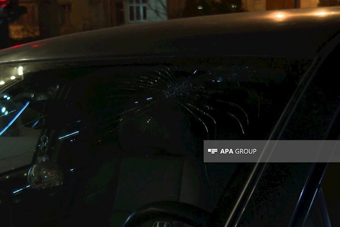 Bakıda polis maşını minik avtomobili ilə toqquşdu — FOTO Bakıda polis maşını minik avtomobili ilə toqquşdu — FOTO