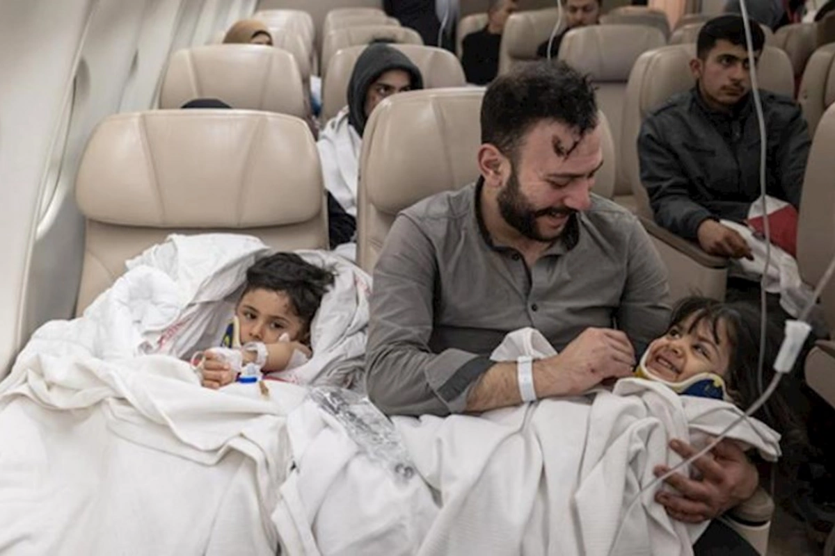 Yaralılar özəl təyyarə ilə Ankaraya aparıldı — FOTO