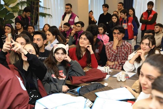 Gənc Liderlər üçün Qış Universitetinin növbəti mövsümü başa çatıb — FOTO Gənc Liderlər üçün Qış Universitetinin növbəti mövsümü başa çatıb — FOTO