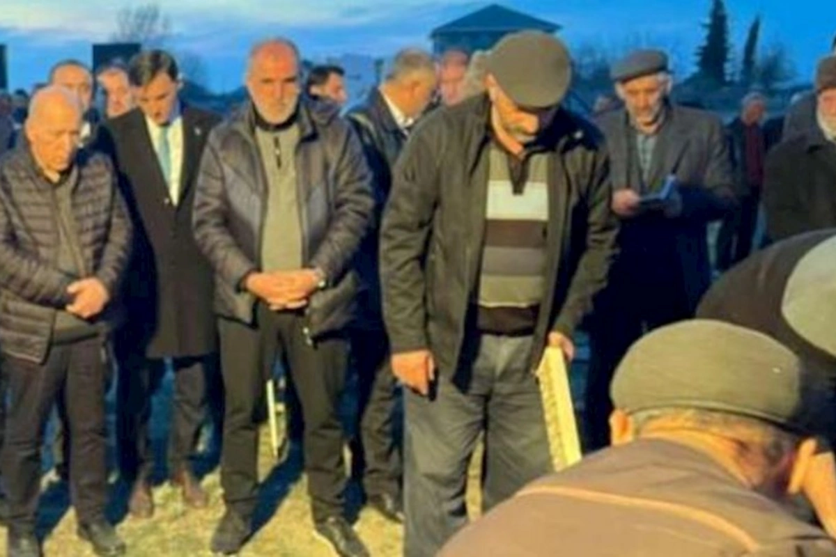 Pənah Hüseyndən həyat yoldaşının məzarı başında təsirli çıxış — VİDEO
