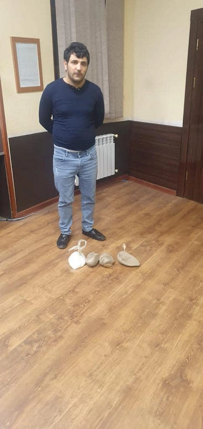 YPX postunda narkotik maddə aşkarlandı — FOTOLAR YPX postunda narkotik maddə aşkarlandı — FOTOLAR