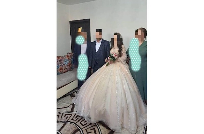Bakıda 16 yaşlı qız ərə verildi — FOTO Bakıda 16 yaşlı qız ərə verildi — FOTO
