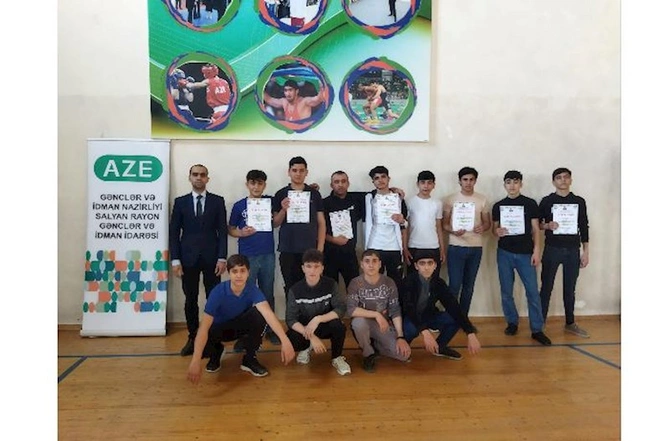 Salyanda Heydər Əliyevin 100 illik yubileyinə həsr edilmiş voleybol turniri keçirilib — FOTOLAR Salyanda Heydər Əliyevin 100 illik yubileyinə həsr edilmiş voleybol turniri keçirilib — FOTOLAR