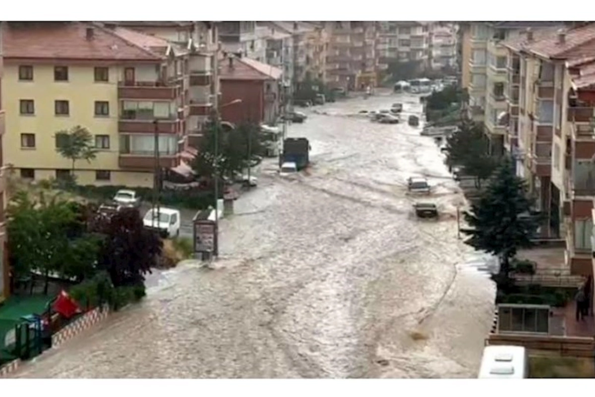 Türkiyədə sel fəlakəti zamanı ölənlərin sayı 13-ə yüksəldi