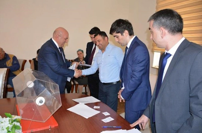 Sabahdan Talış kəndinə köç başlayır — FOTO Sabahdan Talış kəndinə köç başlayır — FOTO