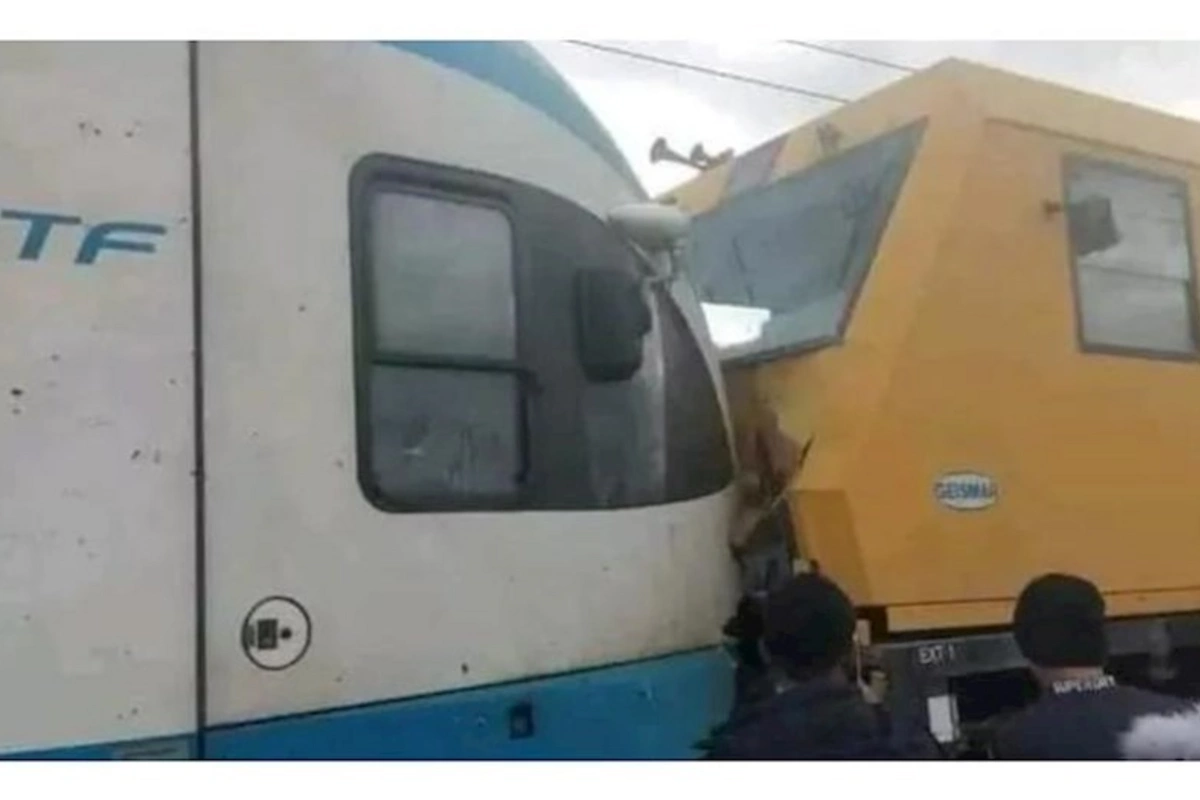 Əlcəzairdə yük qatarı ilə tramvay toqquşdu — FOTO