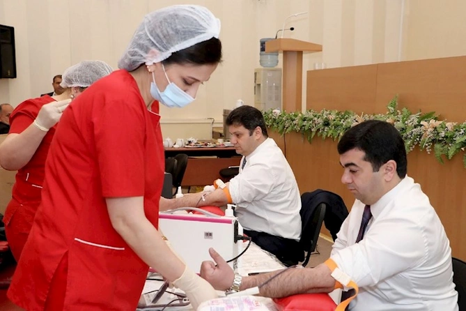 “Azəriqaz” İB-də könüllü qanvermə aksiyası keçirilib — FOTOLAR “Azəriqaz” İB-də könüllü qanvermə aksiyası keçirilib — FOTOLAR