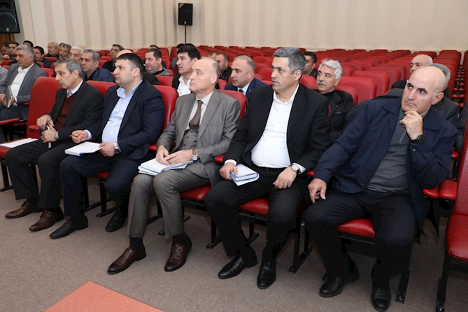 SOCAR “Azəriqaz” İB-də podratçılarla görüş keçirildi SOCAR “Azəriqaz” İB-də podratçılarla görüş keçirildi