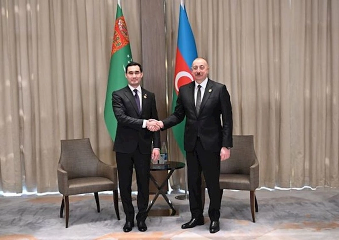 İlham Əliyev Türkmənistan prezidenti ilə görüşüb — YENİLƏNİB (FOTO)