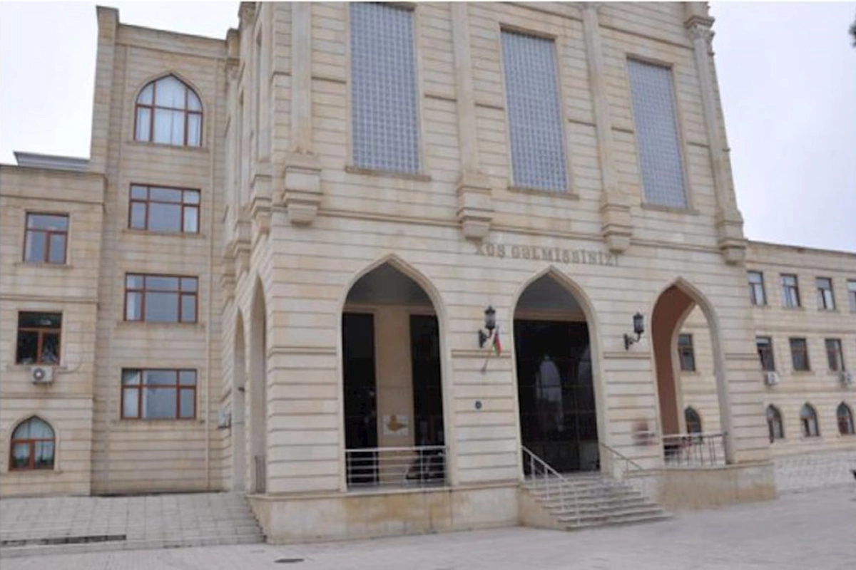 Kişi müəllimlər üçün 8 Mart pulu yığılan məktəblə bağlı AÇIQLAMA