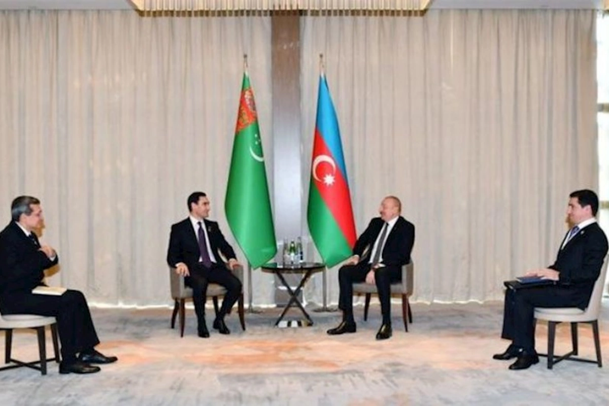 İlham Əliyev Türkmənistan prezidenti ilə görüşüb — YENİLƏNİB (FOTO)