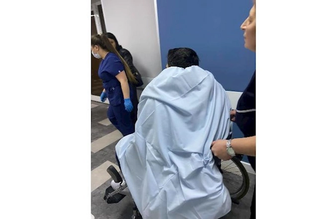 Ermənistan spikeri yıxılaraq xəstəxanalıq oldu — FOTO