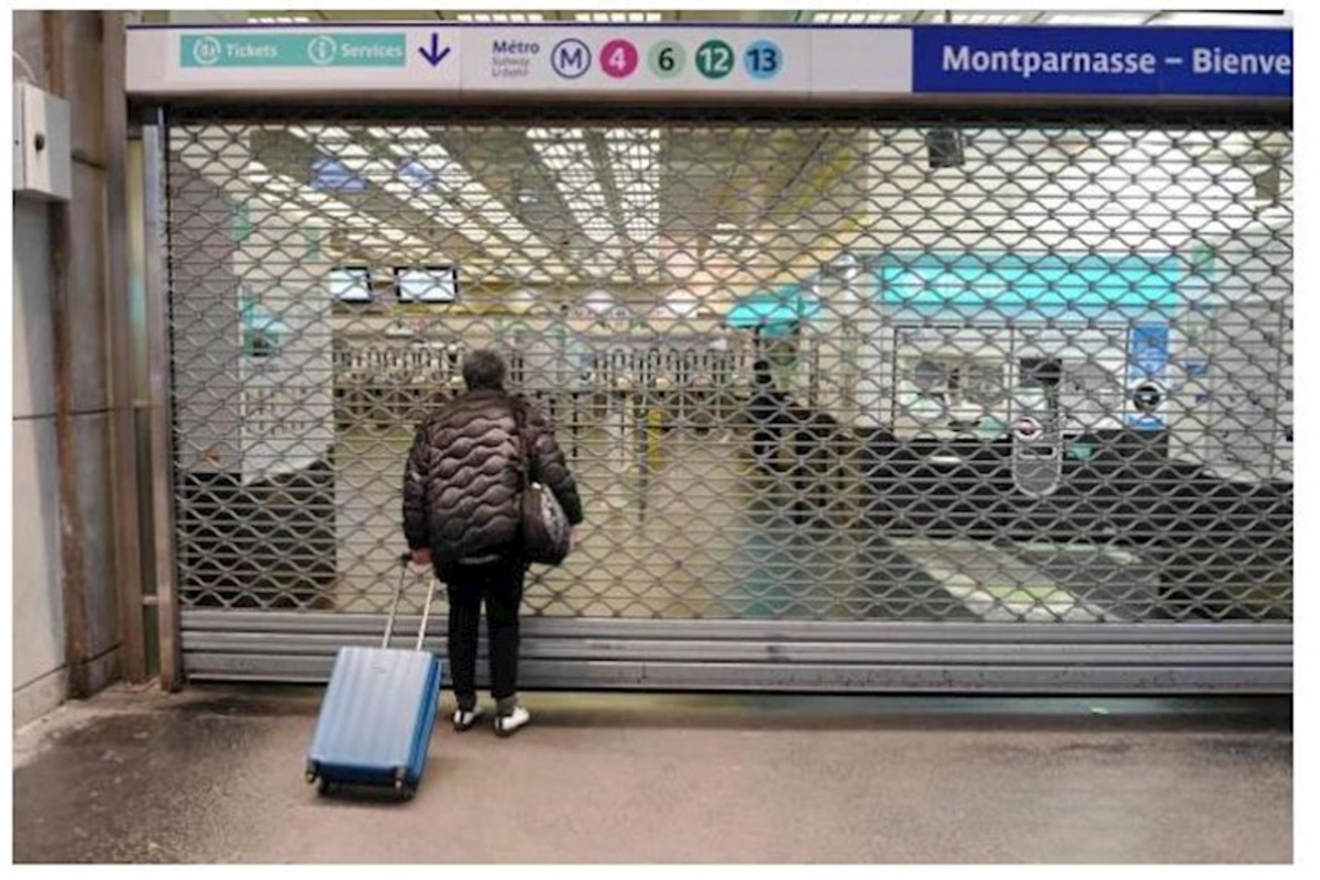 Parisdəki etirazlara görə 11 metro stansiyası bağlandı