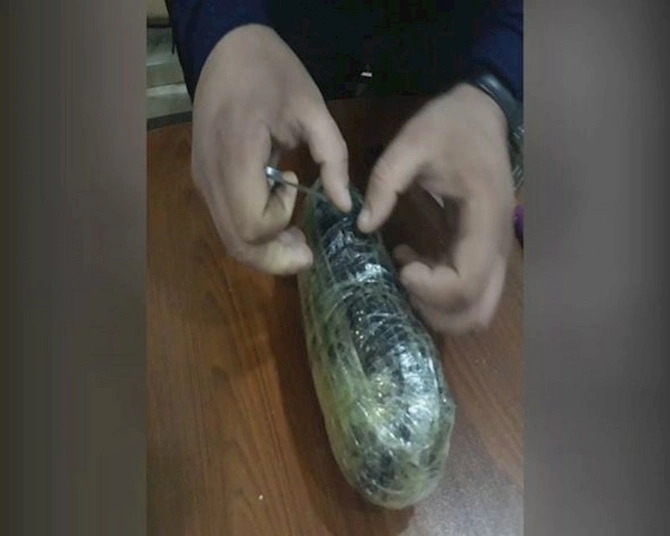 İranlı narkotacirdən onlayn yolla külli miqdarda heroin alan Mingəçevir sakini tutuldu — FOTO/VİDEO İranlı narkotacirdən onlayn yolla külli miqdarda heroin alan Mingəçevir sakini tutuldu — FOTO/VİDEO