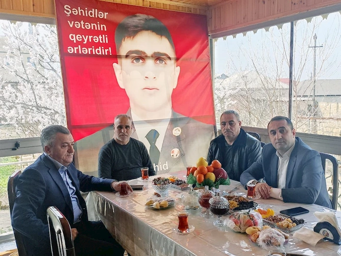 Abşeron rayonunda şəhid ailələri Novruz bayramı günlərində ziyarət edilib— FOTOLAR Abşeron rayonunda şəhid ailələri Novruz bayramı günlərində ziyarət edilib— FOTOLAR