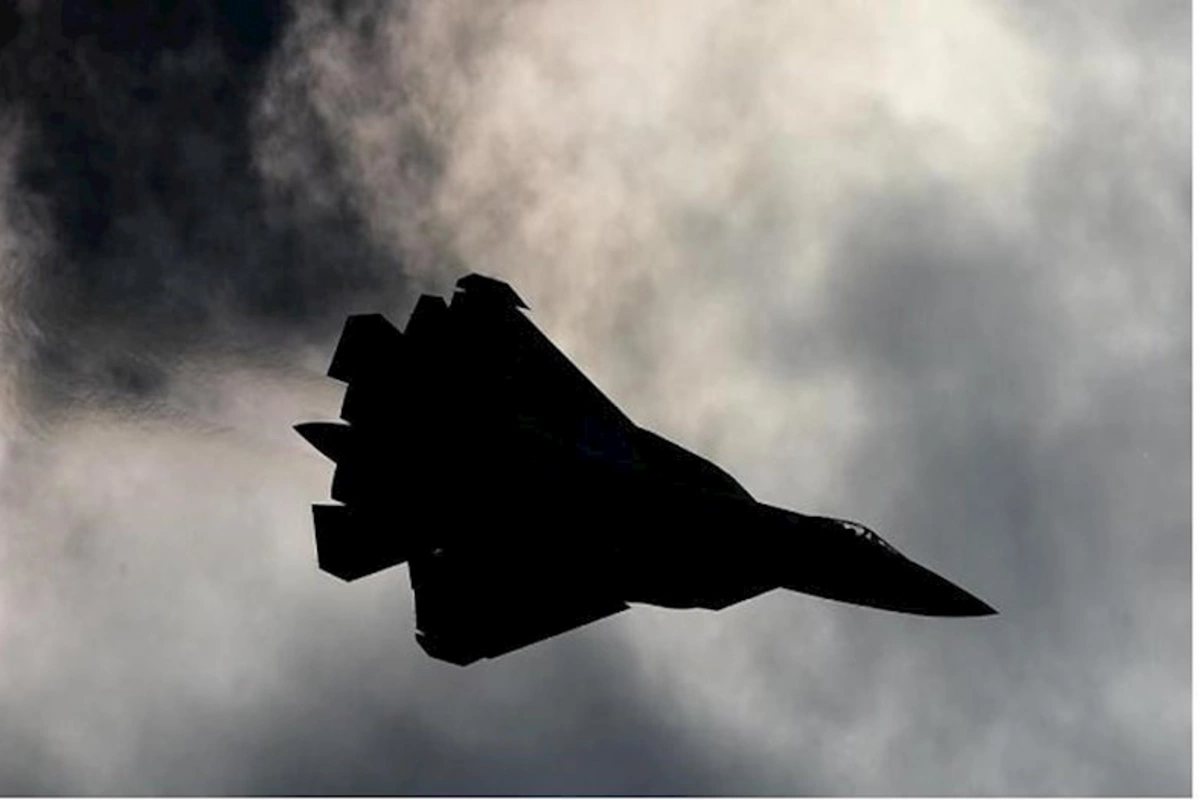 Qara dəniz üzərində Boeing və iki qırıcı görünüb