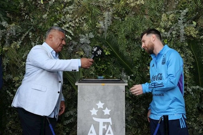 Yeni idman bazasına Lionel Messinin adı verildi — FOTO Yeni idman bazasına Lionel Messinin adı verildi — FOTO