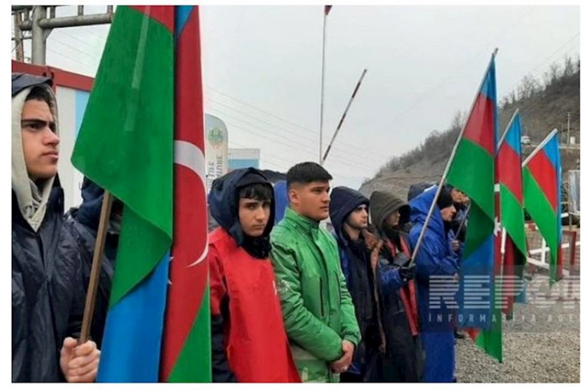 Xankəndi-Laçın yolunda etirazçılar hərəkətə maneə törətmədən aksiyanı 106 gündür davam etdirirlər