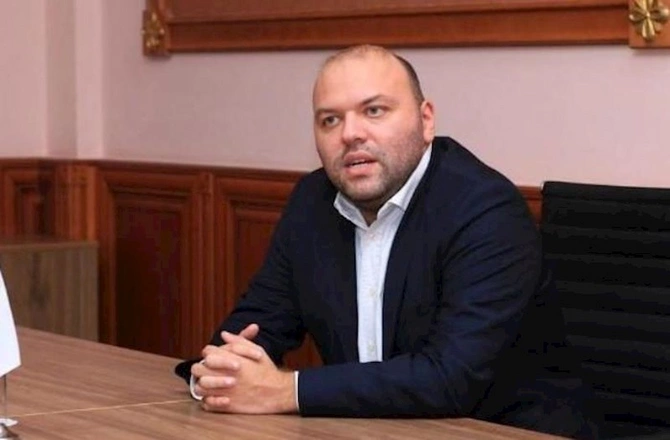 Məlumatla manipulyasiya arasında incə sərhəd: Süni intellekt jurnalistikaya necə təsir edir? — RƏYLƏR