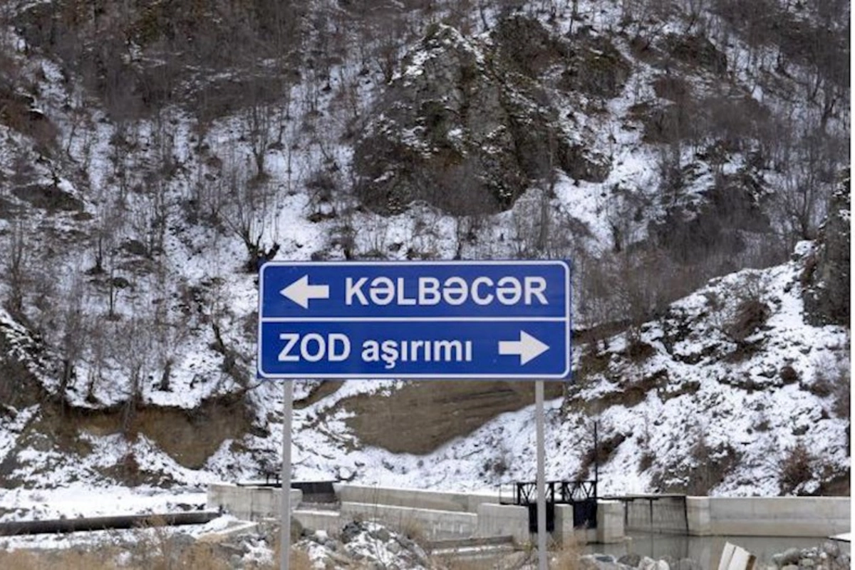 Zod aşırımında traktor aşıb, sürücü xəsarət alıb