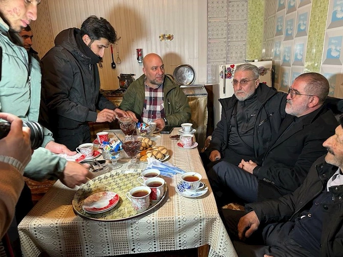 Sərvər Bəşirlinin evi də Türkiyədən gəldi — O iş adamı Bakıda! (FOTO) Sərvər Bəşirlinin evi də Türkiyədən gəldi — O iş adamı Bakıda! (FOTO)