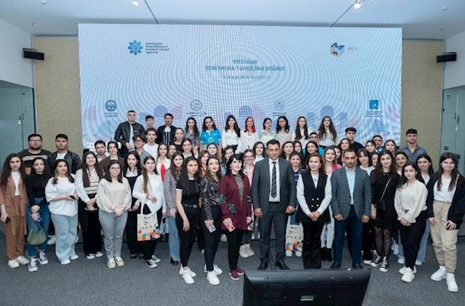 “MEDİAlab” layihəsi çərçivəsində ali təhsil müəssisələrinin tələbələri üçün infosessiya keçirilib — FOTOLAR
