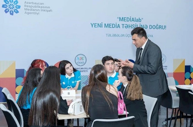 “MEDİAlab” layihəsi çərçivəsində ali təhsil müəssisələrinin tələbələri üçün infosessiya keçirilib — FOTOLAR “MEDİAlab” layihəsi çərçivəsində ali təhsil müəssisələrinin tələbələri üçün infosessiya keçirilib — FOTOLAR