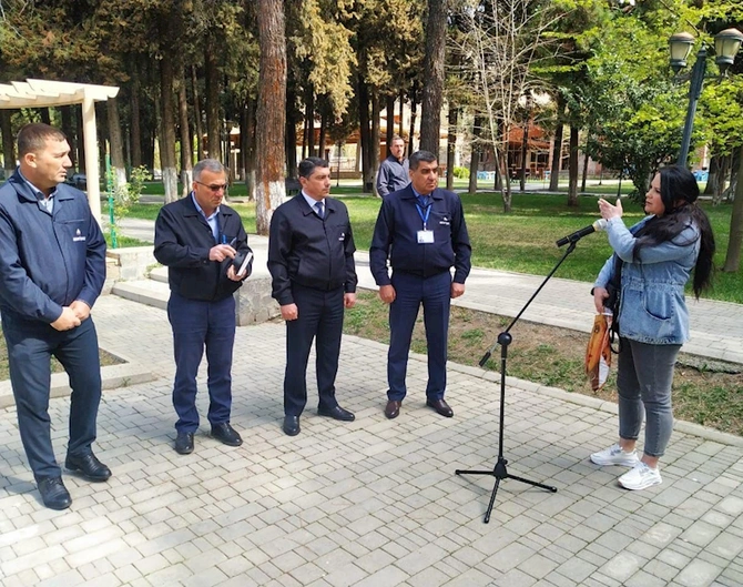 “Səyyar qəbul otağı” bu dəfə Qax sakinlərinin ixtiyarında olub — FOTOLAR “Səyyar qəbul otağı” bu dəfə Qax sakinlərinin ixtiyarında olub — FOTOLAR