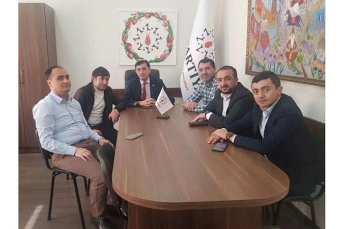 Tural Abbaslı Rövşən Binəqədili ilə görüşdü