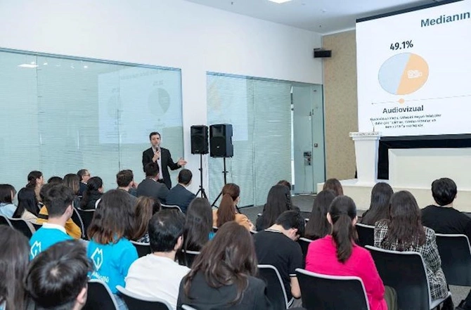 “MEDİAlab” layihəsi çərçivəsində ali təhsil müəssisələrinin tələbələri üçün infosessiya keçirilib — FOTOLAR