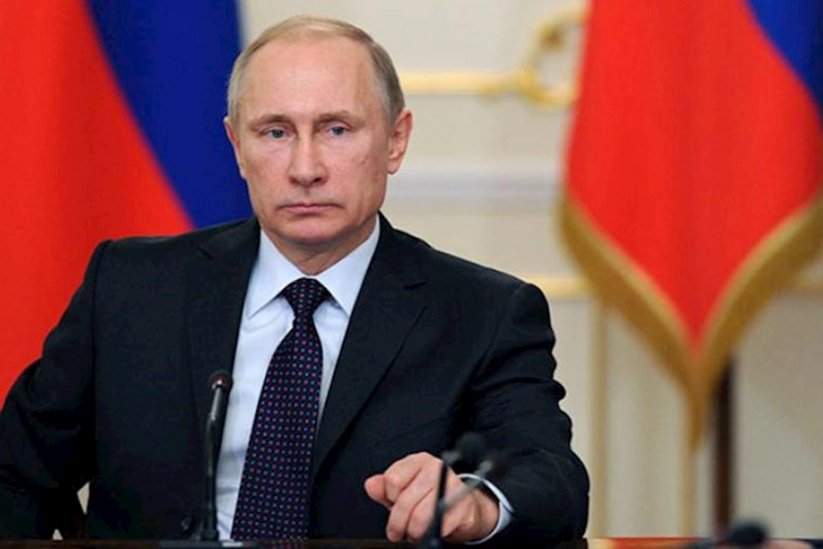 Putin Çinin müdafiə naziri ilə görüşüb