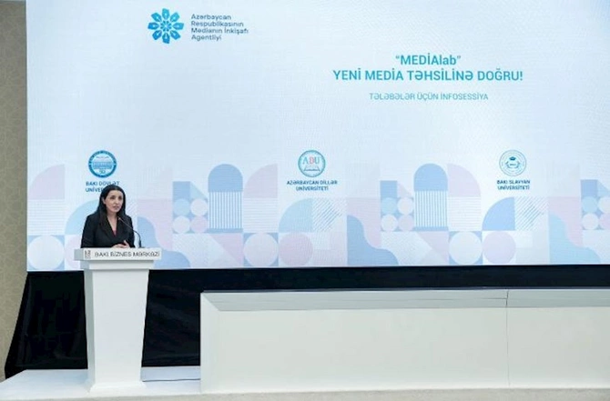 “MEDİAlab” layihəsi çərçivəsində ali təhsil müəssisələrinin tələbələri üçün infosessiya keçirilib — FOTOLAR