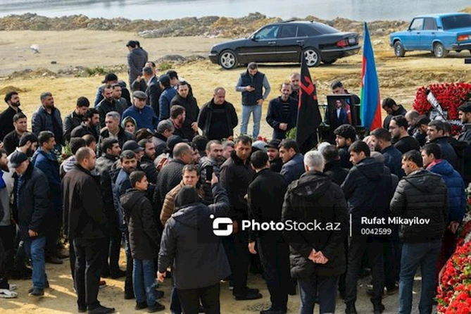 Hacı Şahinin ölümünün üçüncü günündə məzarı başından FOTOREPORTAJ