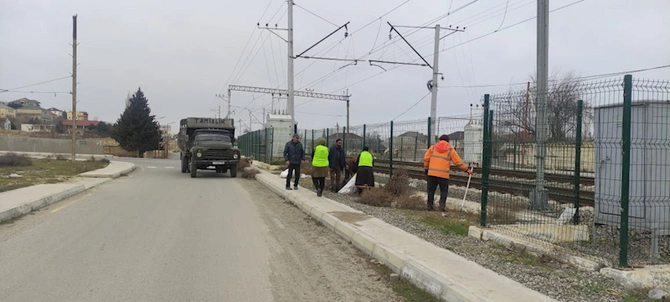 Abşeronda abadlıq-təmizlik işləri davam etdirilir — FOTOLAR Abşeronda abadlıq-təmizlik işləri davam etdirilir — FOTOLAR