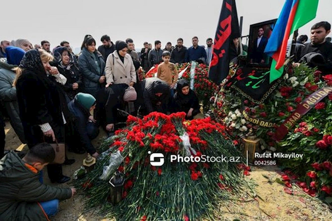 Hacı Şahinin ölümünün üçüncü günündə məzarı başından FOTOREPORTAJ