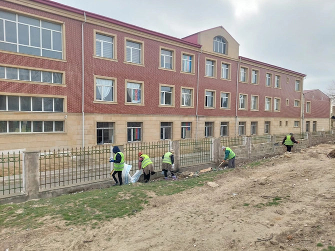 Abşeronda abadlıq-təmizlik işləri davam etdirilir — FOTOLAR Abşeronda abadlıq-təmizlik işləri davam etdirilir — FOTOLAR