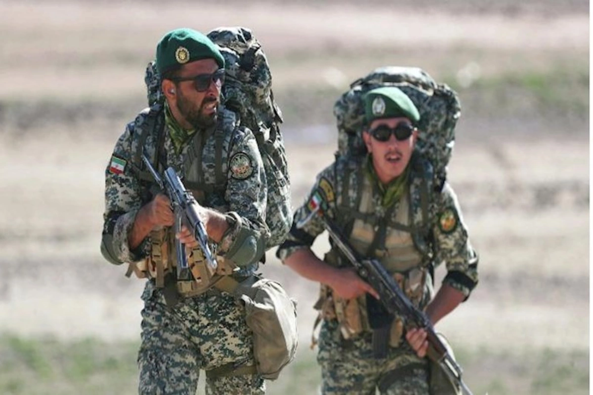 İran hərbçiləri Əfqanıstan şəhərini atəşə tutub