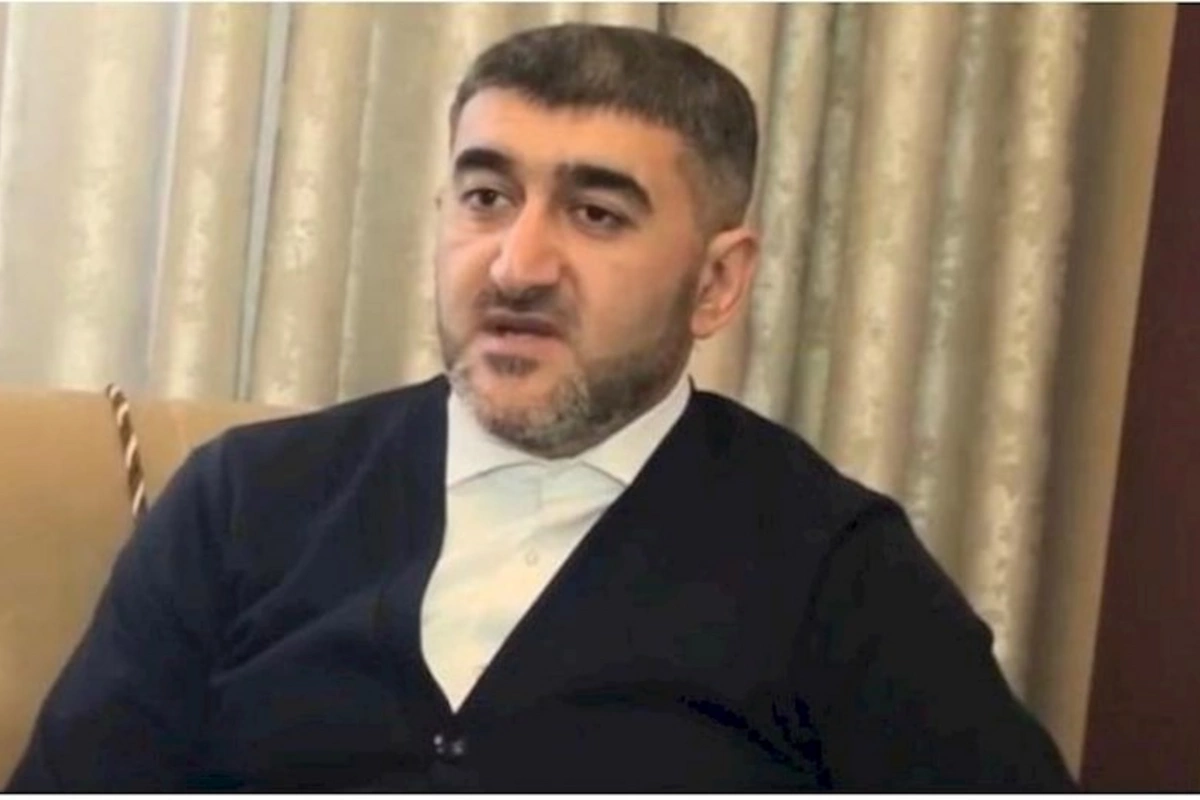 “Başdaşına qadınların açıq-saçıq şəklini vurmaq olmaz, onlar günaha batır”