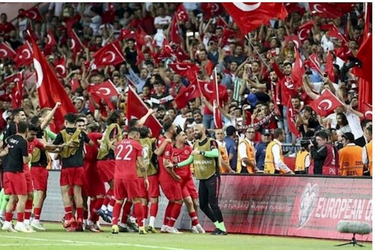 Türkiyəli azarkeşlər Ermənistan yığması ilə səfər oyununa buraxılmayacaqlar