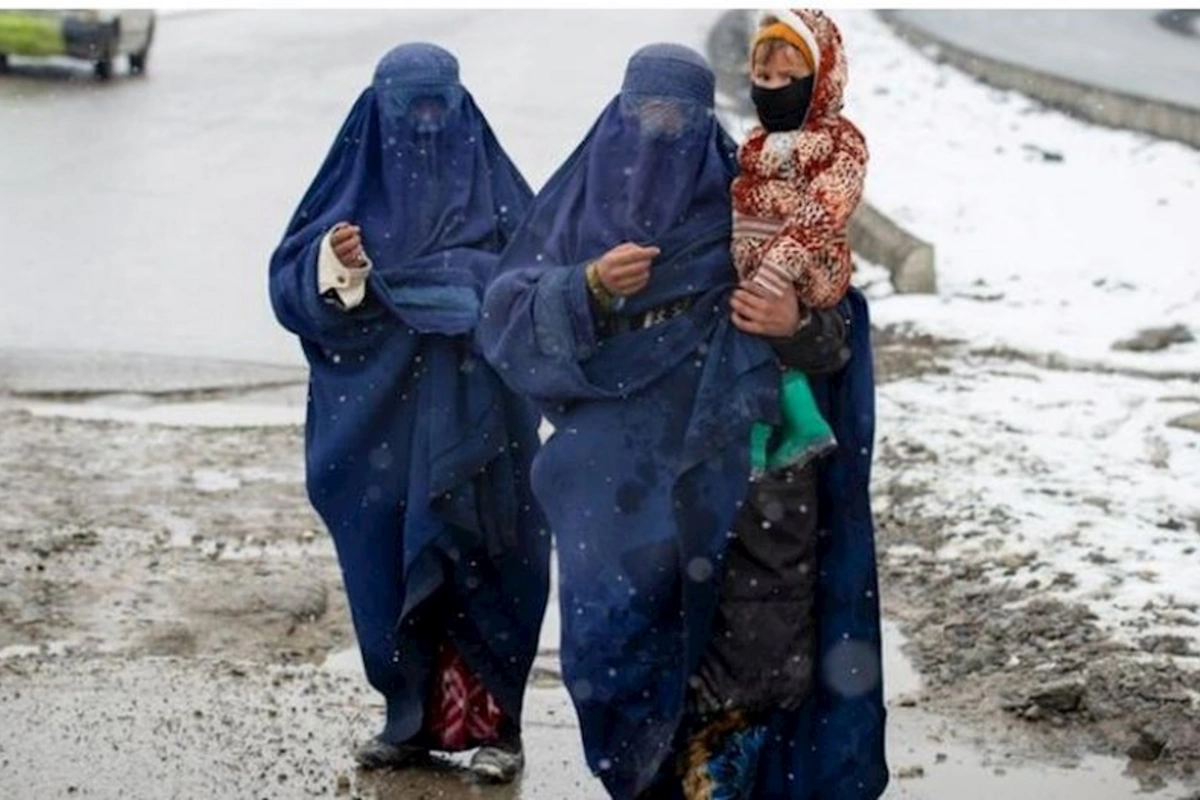 Talibandan qadınlara daha bir QADAĞA