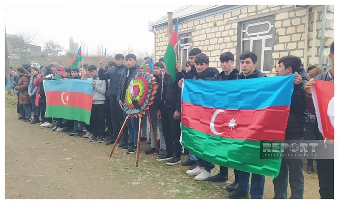 Şəhid Eşqin Hüseynov Tovuzda dəfn olundu — YENİLƏNİB (FOTO) Şəhid Eşqin Hüseynov Tovuzda dəfn olundu — YENİLƏNİB (FOTO)