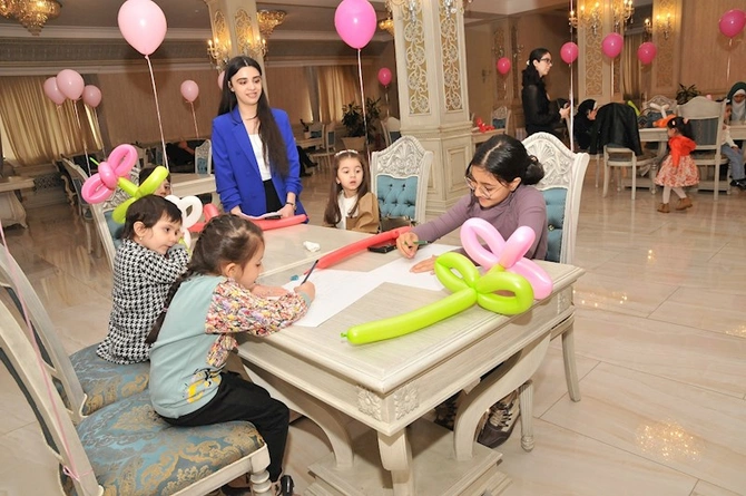 Abşeronda şəhid ailələrinin xanım üzvləri Beynəlxalq Qadınlar Günü münasibətilə təbrik edildi