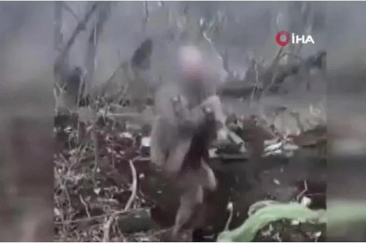 Ruslar silahsız Ukrayna əsgərini güllələdilər