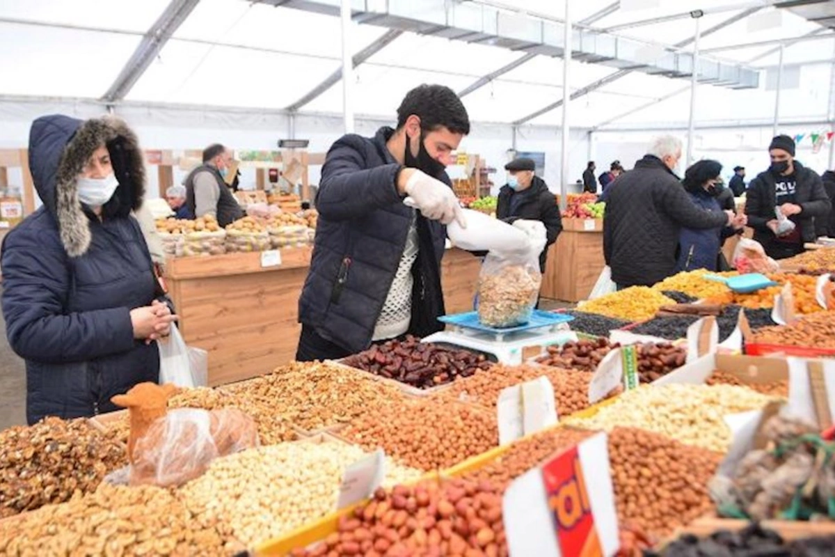 Bayramqabağı bazarda qiymətlər ceyran belində — Ötən illə müqayisədə 35 faiz artım var